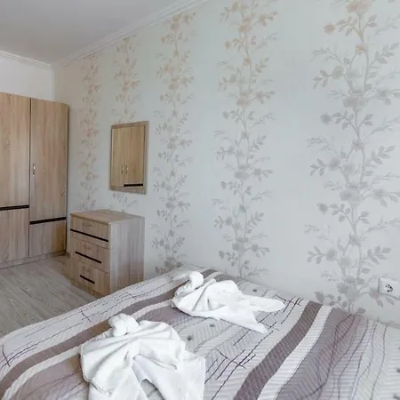 Pool View And Gym 1 Bedroom Sw Apartment *